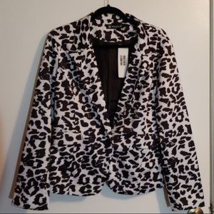 Worn 1 Time…black and white Leopard Print blazer